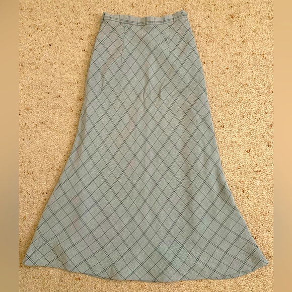 Check A-line Grey Skirt Size 6 - Picture 2 of 4
